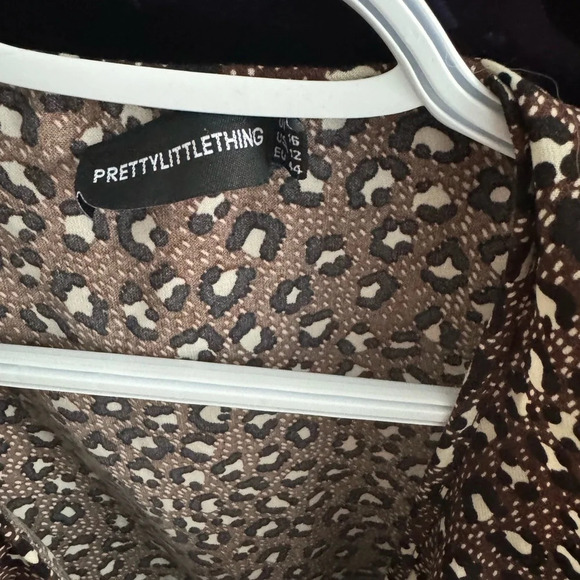 Pretty Little Thing | Leopard print wrap dress - Mini - size 12 - Slight ruffle - Picture 4 of 5
